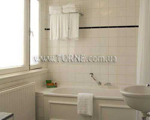 Hotel NH Schiller 4*