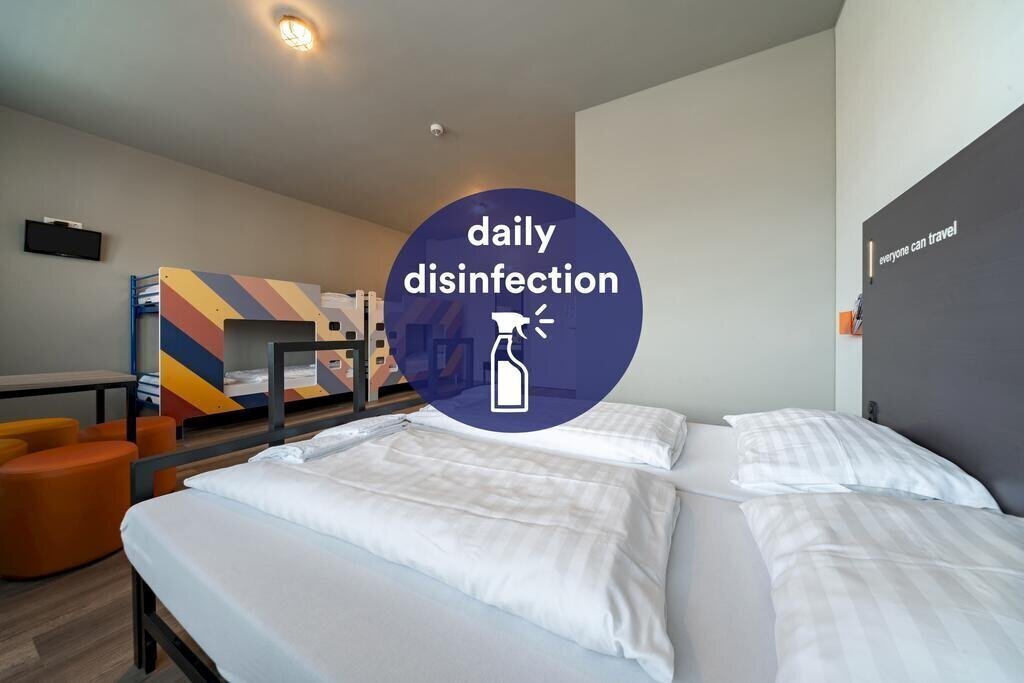 Hotel A & O Amsterdam 1*