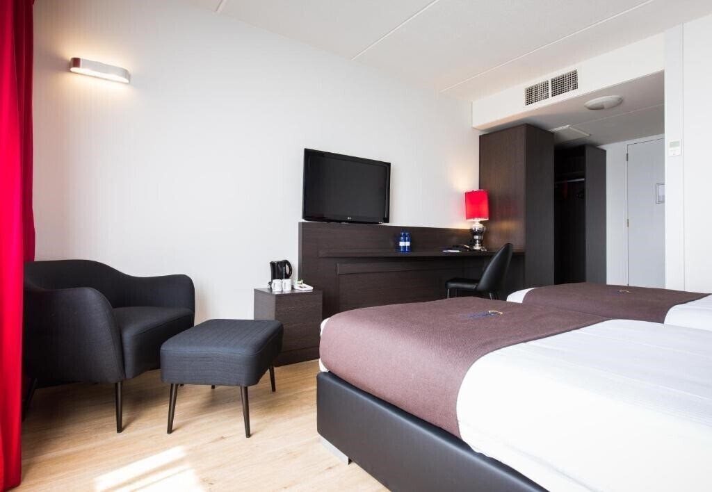 Фотографія Bastion Almere 3*