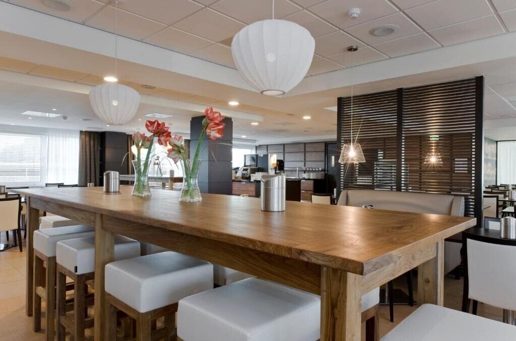 Изображение Holiday Inn Express Amsterdam - Sloterdijk Station 3*