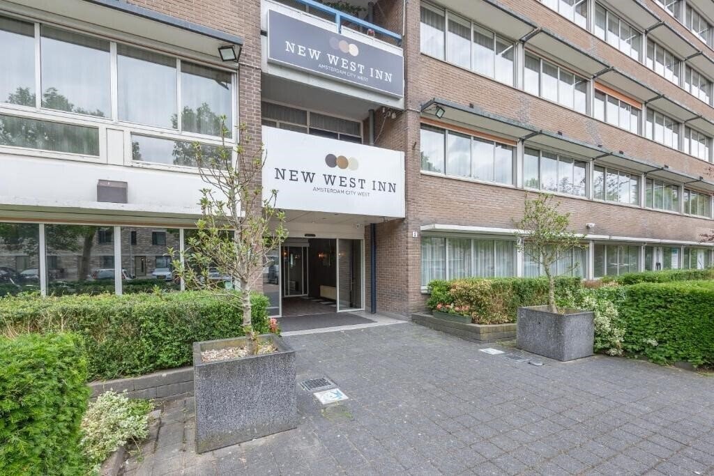 Hotel New West Inn 3*