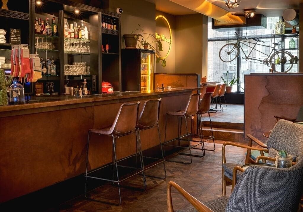 Отель Max Brown Hotel Museum Square 3*