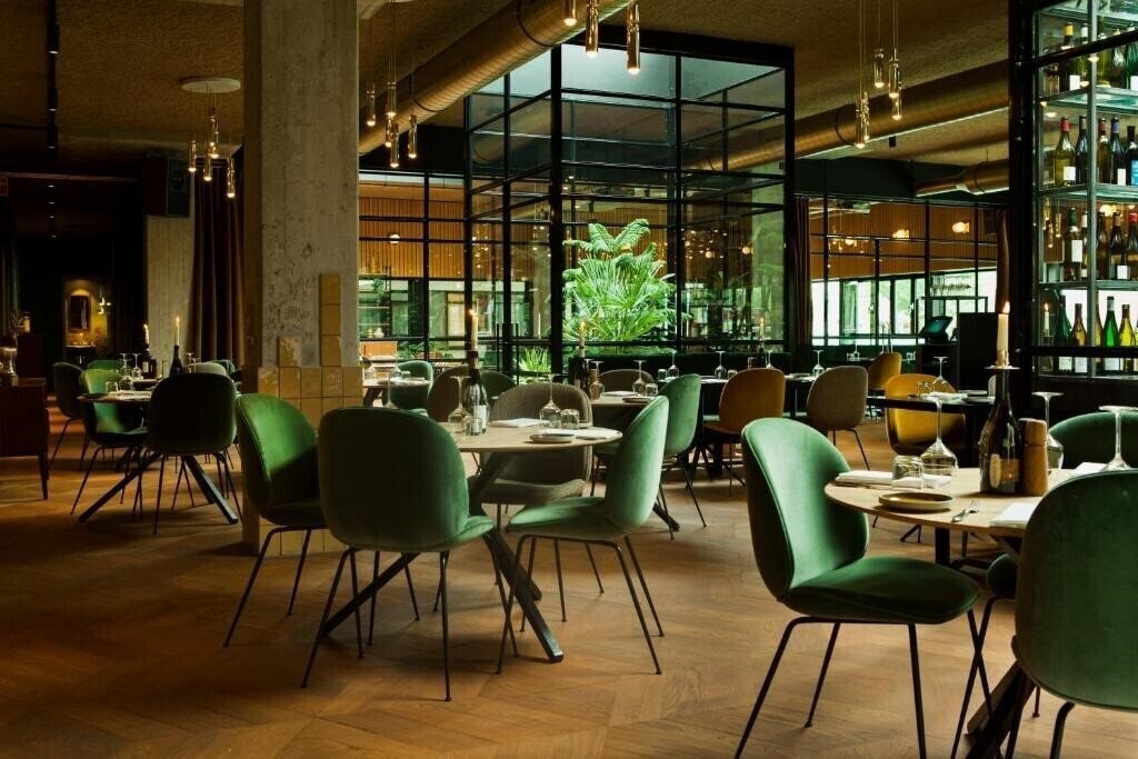 Фото V Fizeaustraat 4*