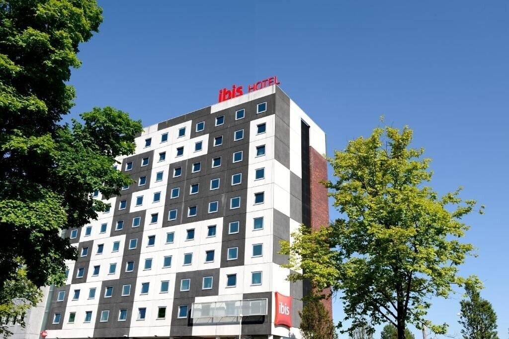 Отель Ibis City West 3*