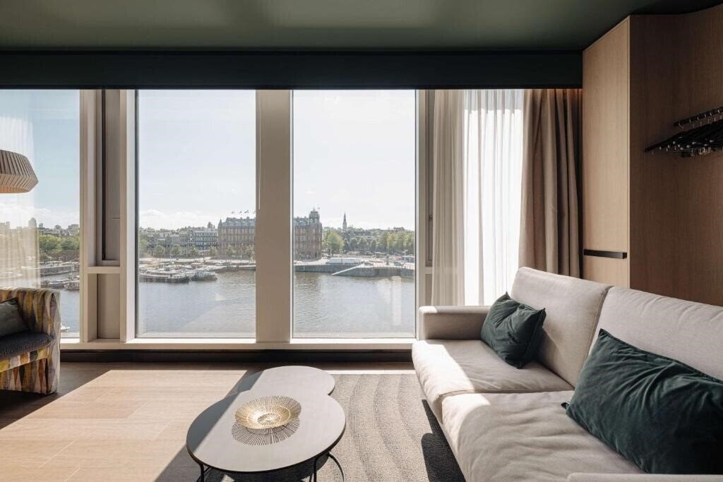 Зображення DoubleTree by Hilton Amsterdam Centraal Station 4*