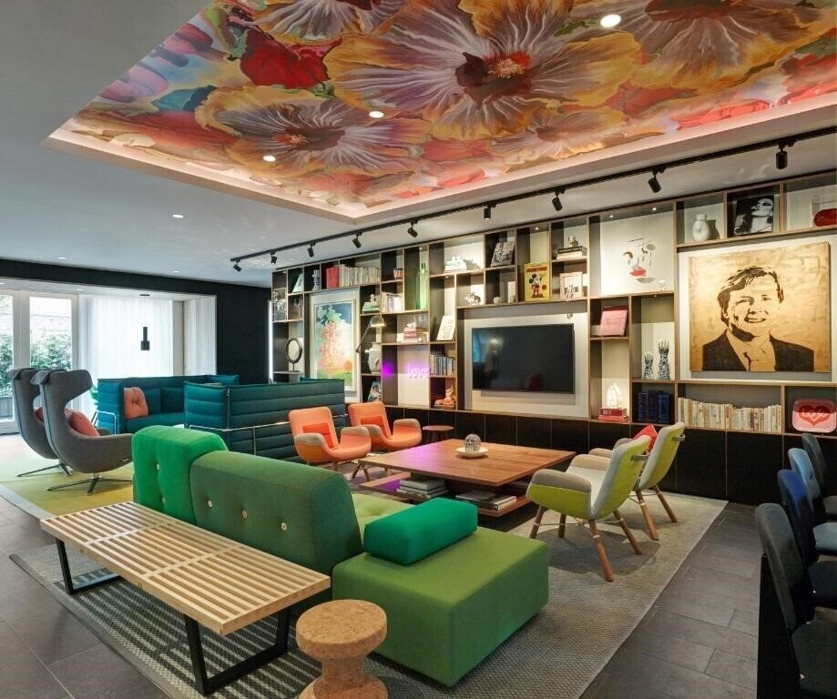 Отель Citizenm Amsterdam Amstel Hotel 4*