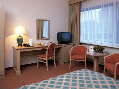 Zdjęcie NH Atlanta 4*