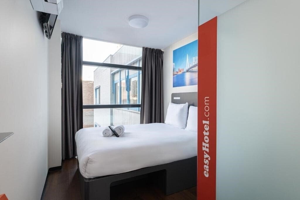 Готель Easyhotel Rotterdam City Centre 2*