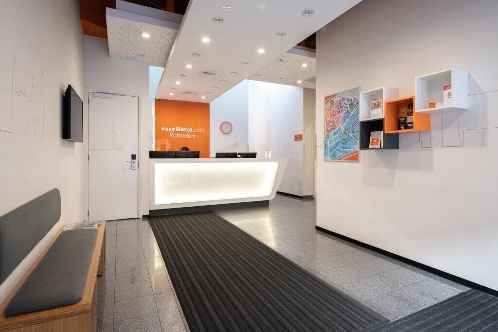 Картинка Easyhotel Rotterdam City Centre 2*