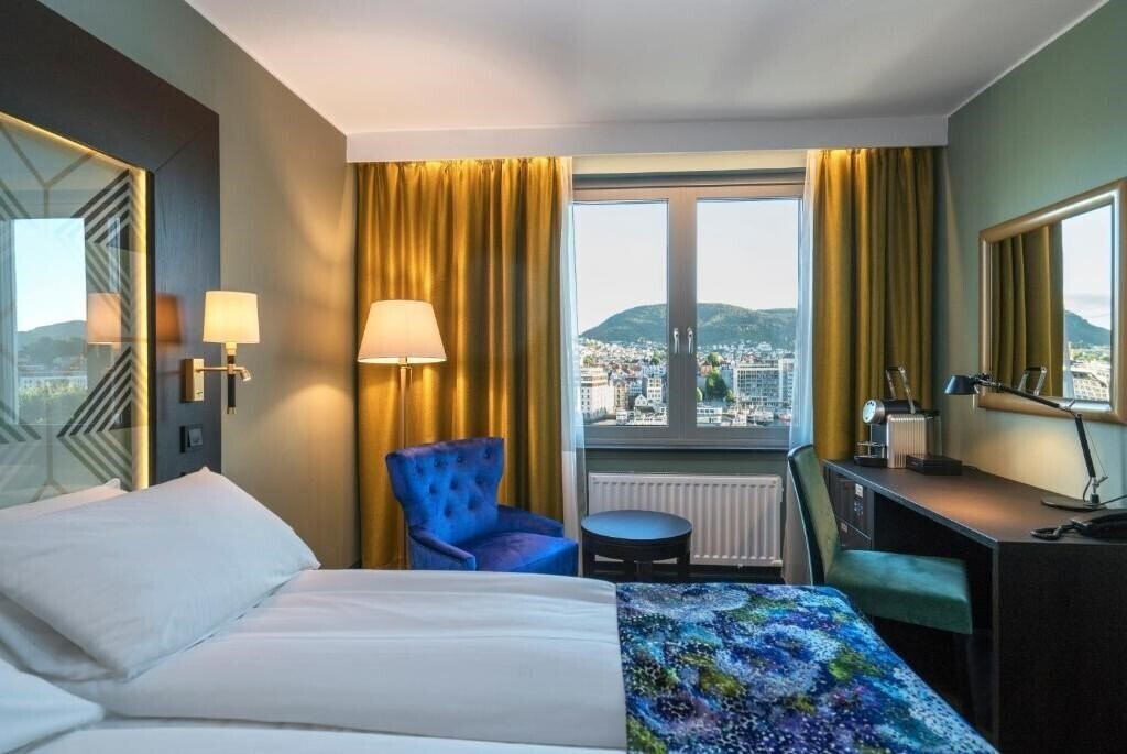 Фото Thon Hotel Bergen Brygge 4*