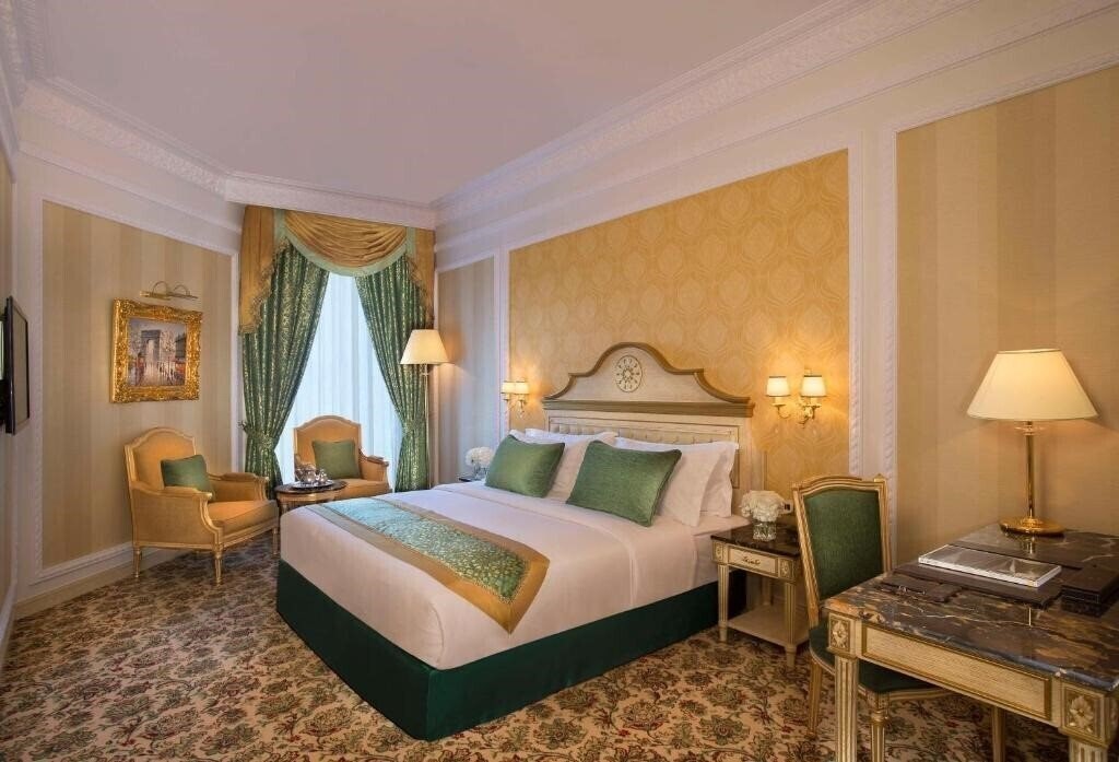 Отель Royal Rose Abu Dhabi, a Curio Collection by Hilton Affiliated Hotel (ex. Royal Rose) 5*