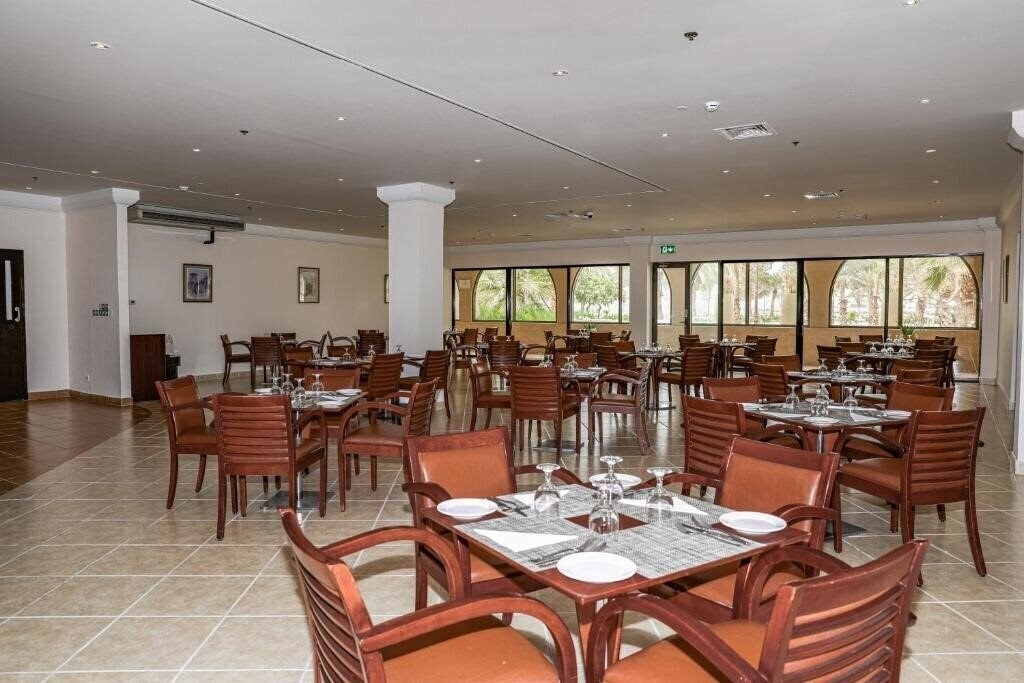 Фотографія Dhafra Beach Hotel 3*