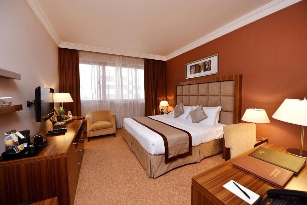 Отель City Seasons Al Hamra Hotel Abu Dhabi 4*