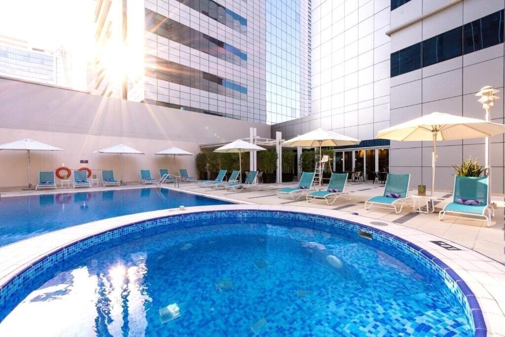Hotel Premier Inn Abu Dhabi Capital Centre 3*