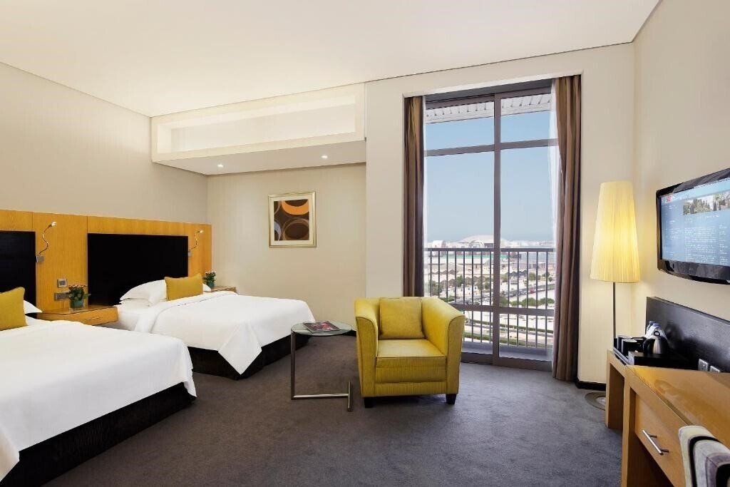 Готель Hala Arjaan By Rotana 4*