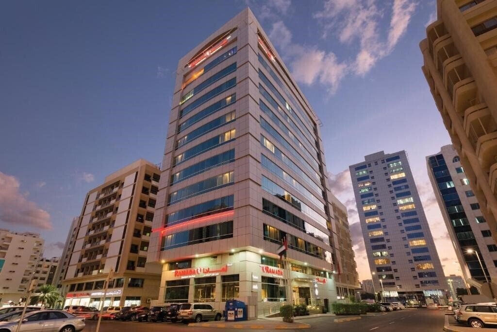 Hotel Ramada Downtown Abu Dhabi 4*