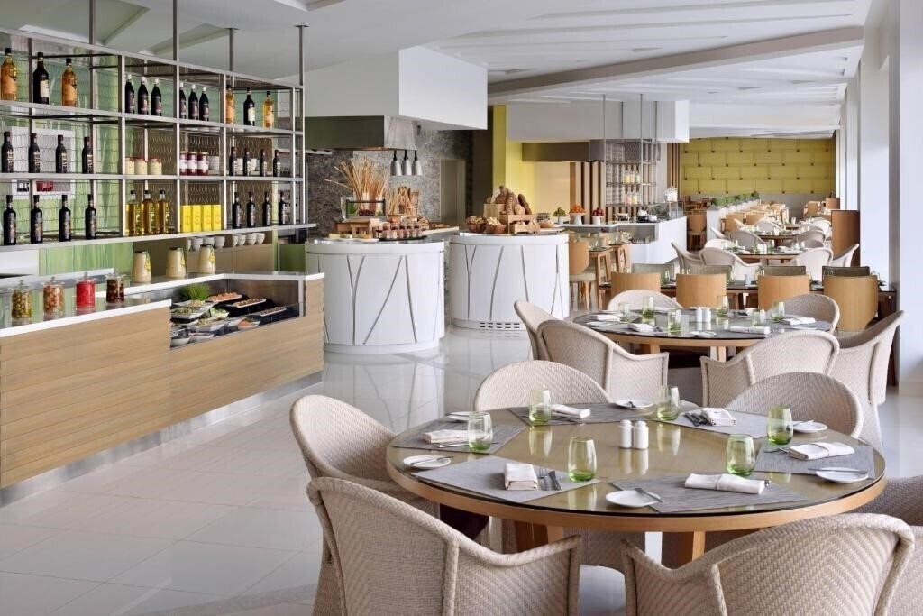 Zdjęcie Marriott Hotel Downtown, Abu Dhabi 5*