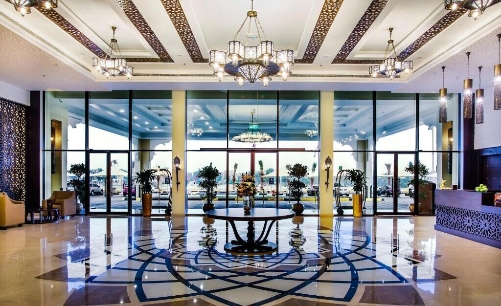 Zdjęcie Western Hotel - Madinat Zayed 4*
