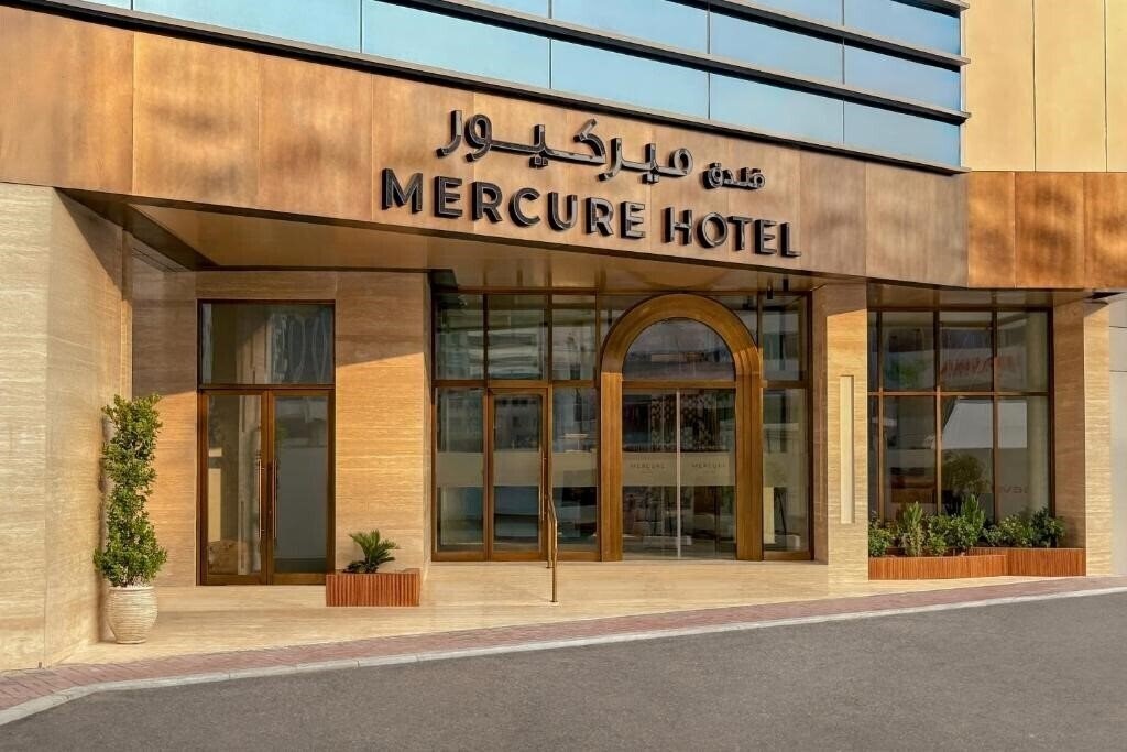 Готель Mercure Abu Dhabi Downtown (ex. Golden Tulip Downtown Abu Dhabi, Gloria Downtown Hotel) 4*