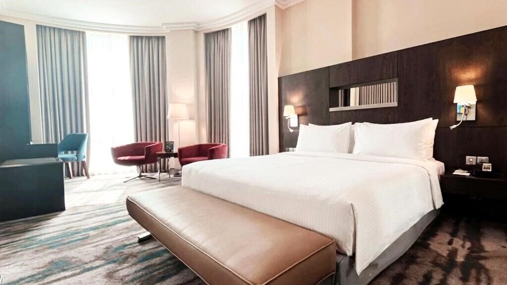 Фото Holiday Inn Abu Dhabi by IHG 4*