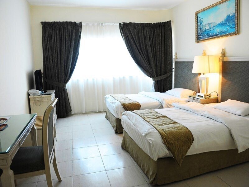 Zdjęcie Tulip Inn Royal Suites Ajman Apartments 3*