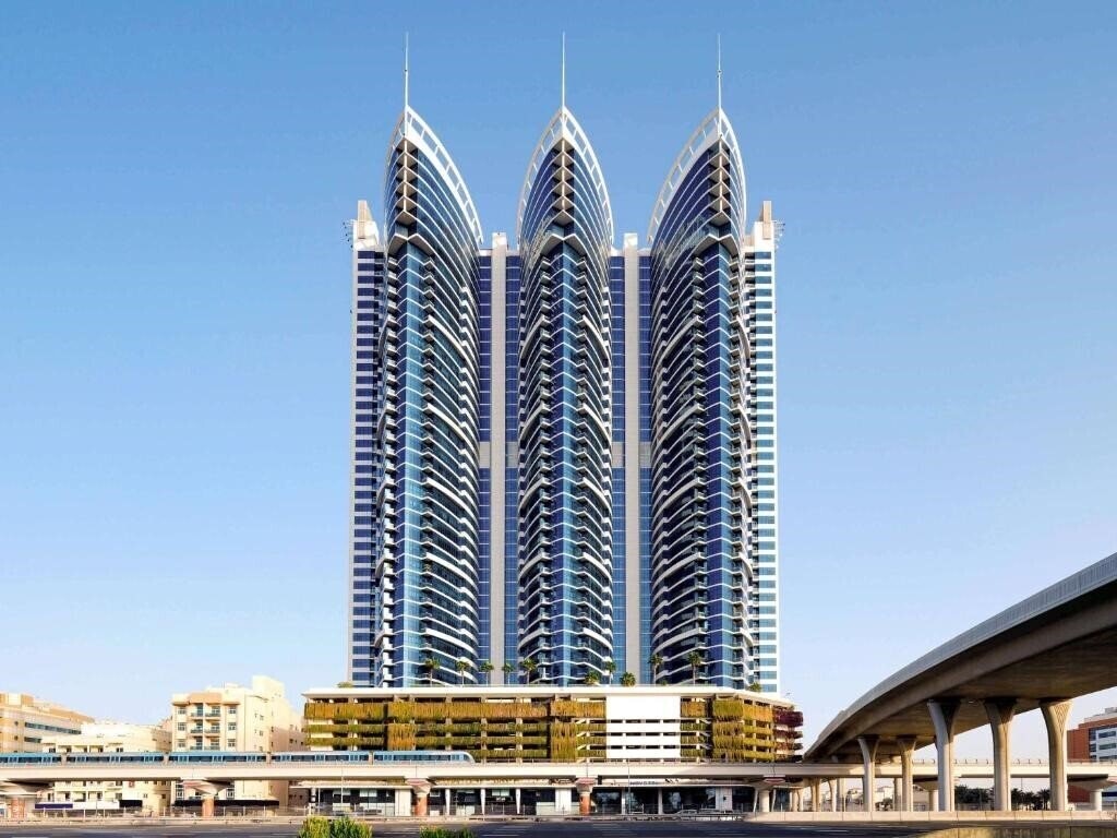 Готель Novotel Dubai Al Barsha Hotel 4*