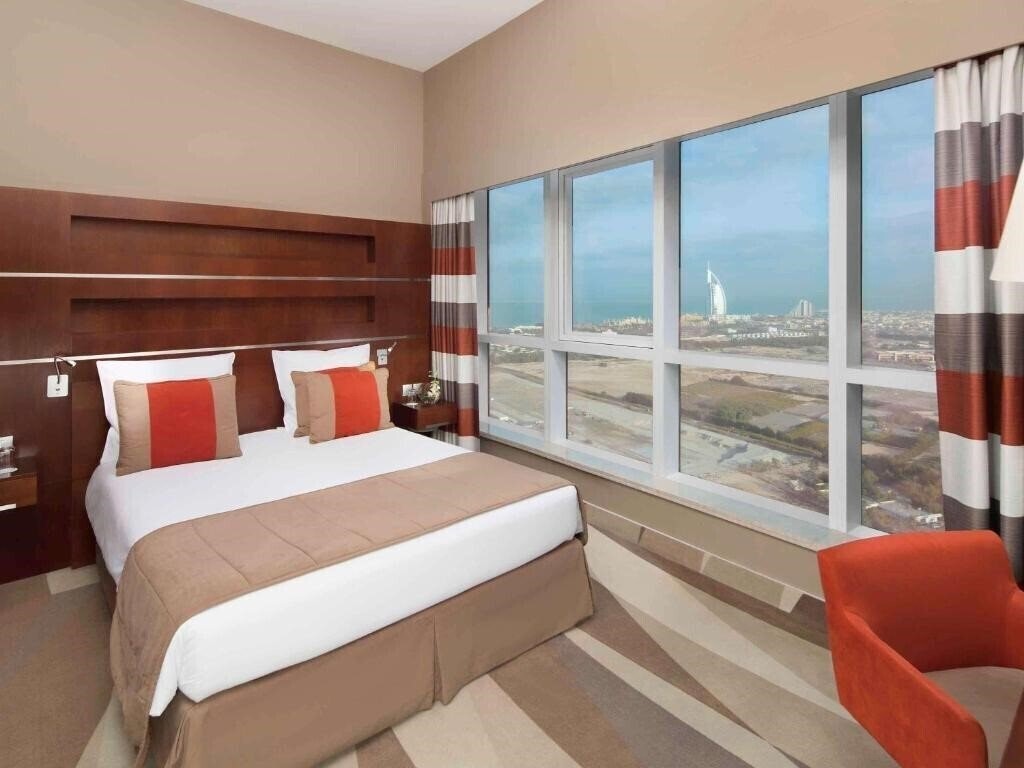 Фотографія Novotel Dubai Al Barsha Hotel 4*