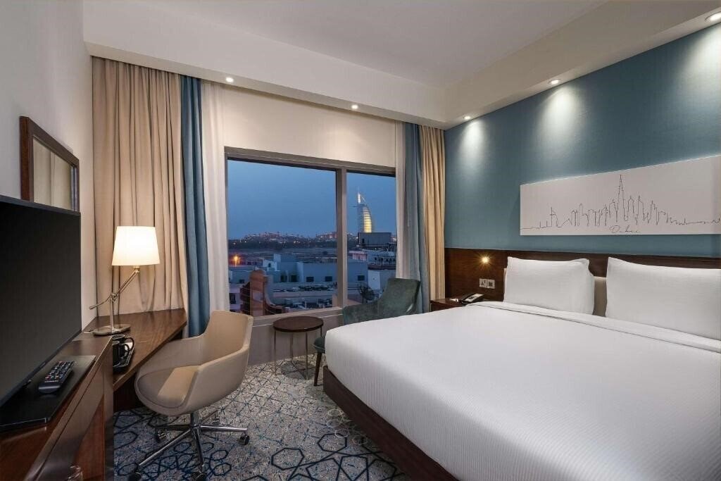 Фото Hampton By Hilton Al Barsha 3*