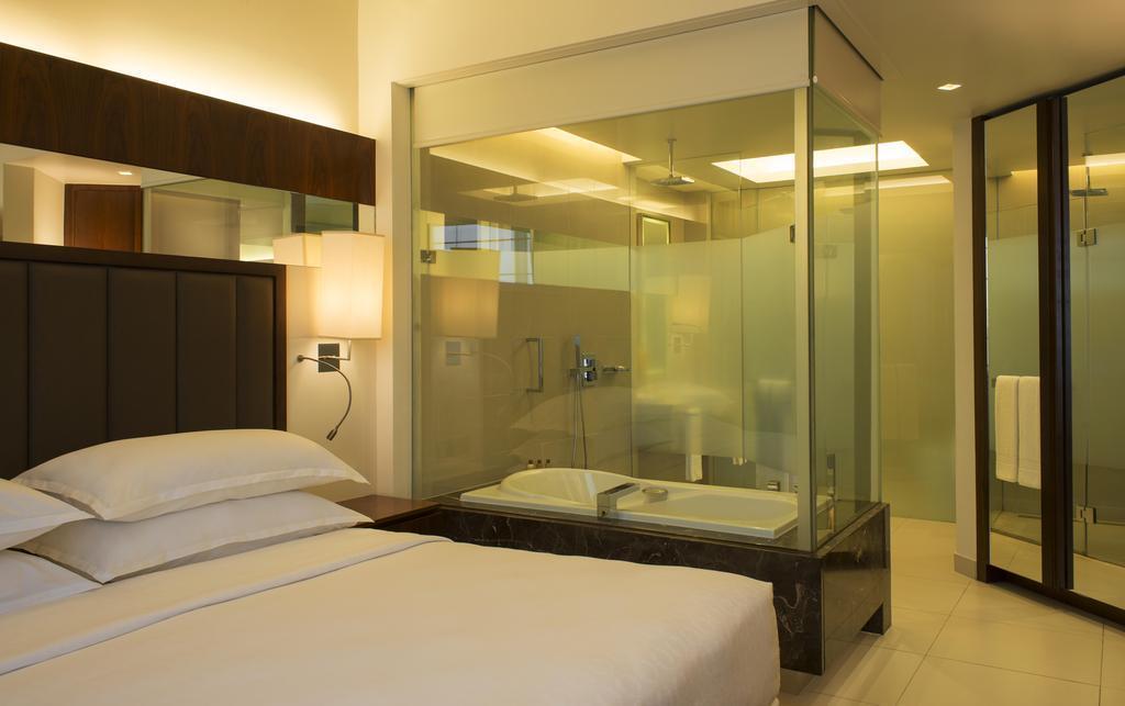 Изображение Sheraton Mall Of The Emirates 5*