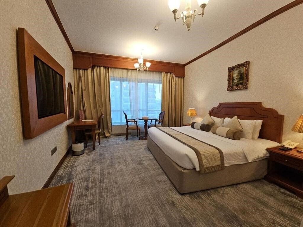 Hotel Royal Concorde Hotel & Suites Dubai 4*