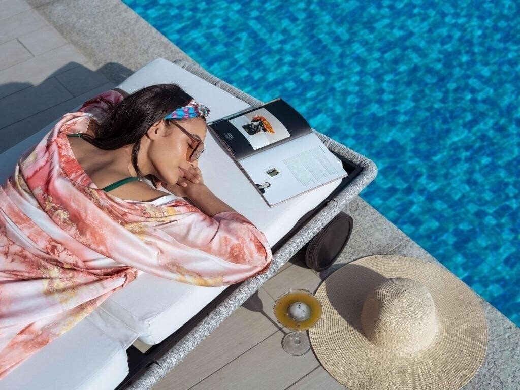 Картинка Mercure Hotel Dubai Deira 3*