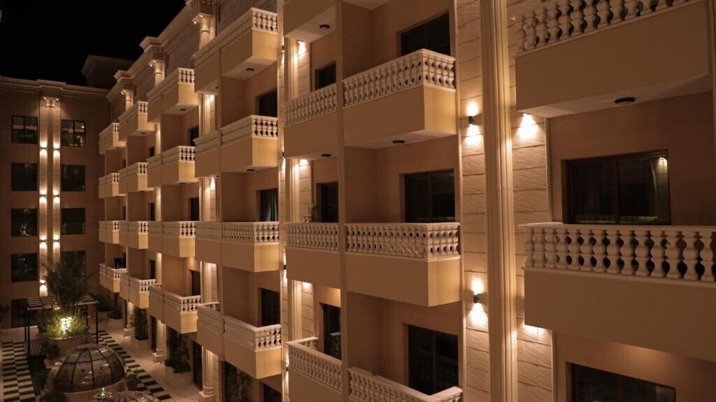 Фотография La Zona Continental Hotel Dubai 4*