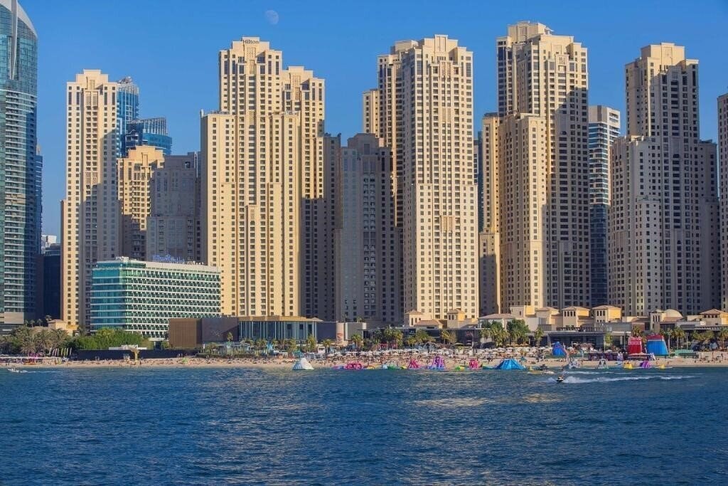 Отель Hilton Dubai The Walk (ex. Hilton Dubai Jumeirah Residence) 4*