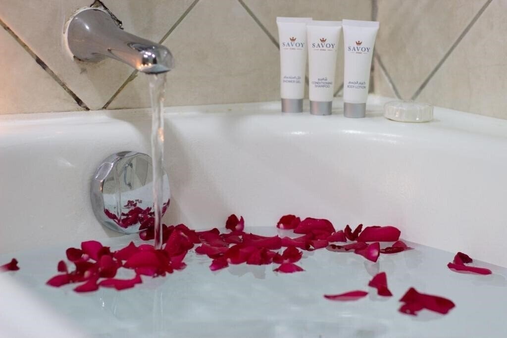 Zdjęcie Savoy Central Hotel Apartments (ex. Dar Al Sondos Hotel Apartments By Le Meridien) 4*