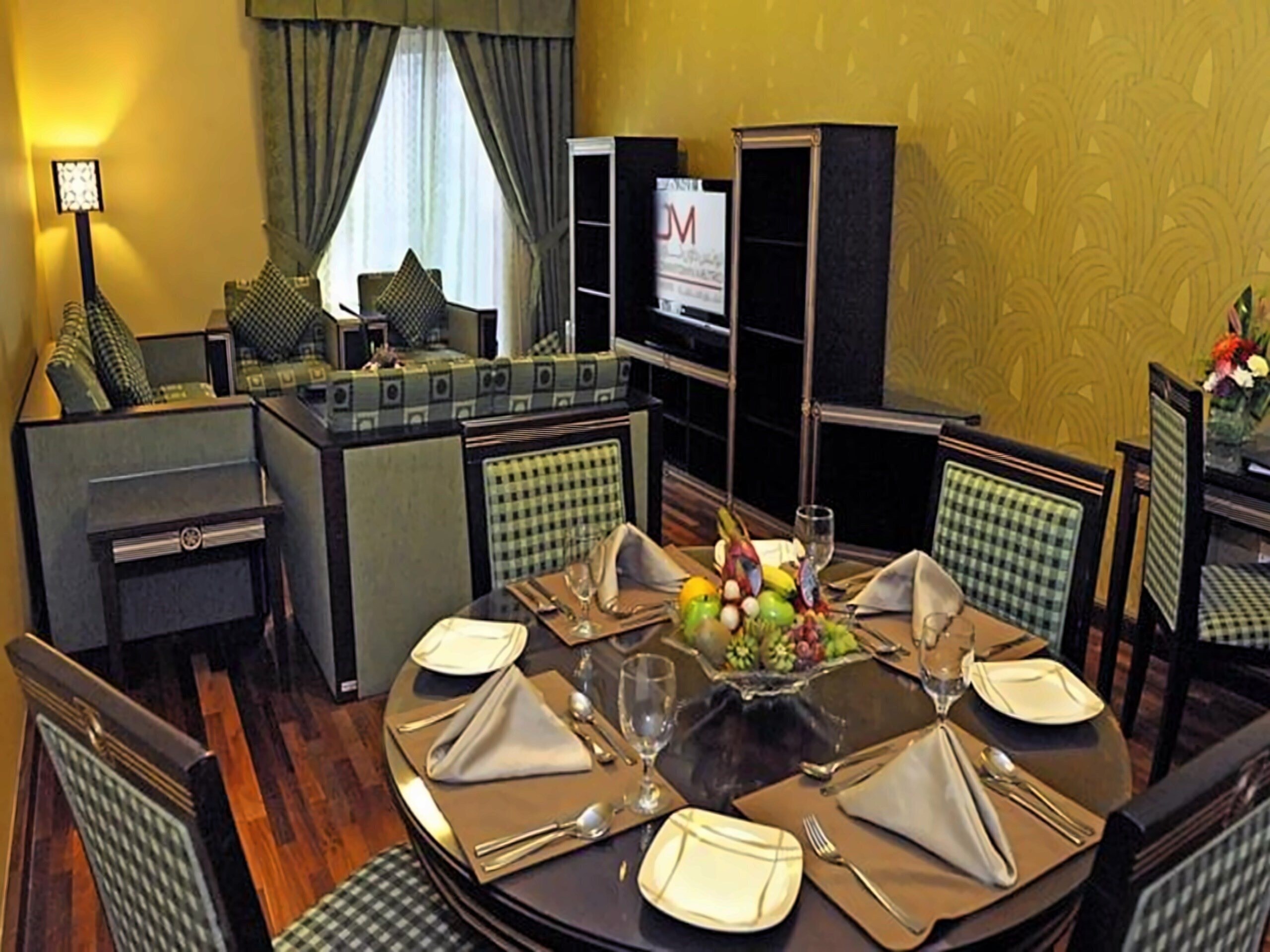 Картинка Lotus Downtown Metro Hotel Apt 4*