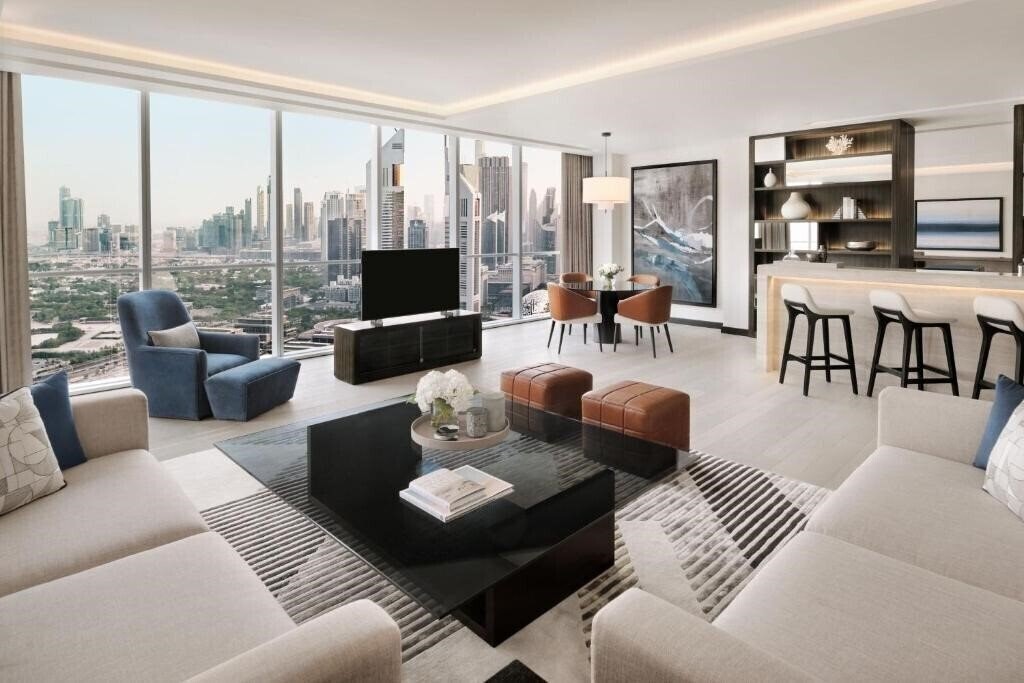 Отель Sheraton Grand Hotel 5*