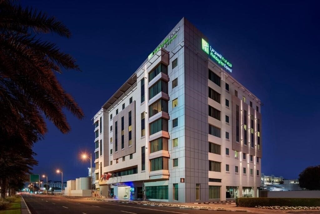 Hotel Holiday Inn Express Dubai Jumeirah (ex. Holiday Inn Express Jumeirah ) 2*