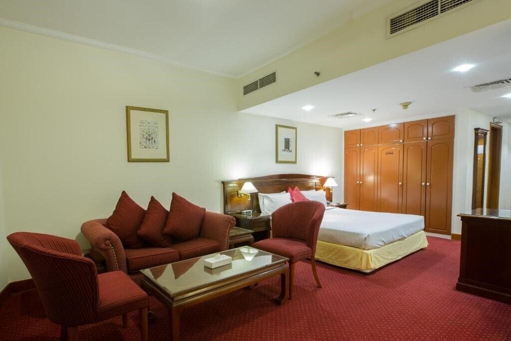 Hotel York International Hotel 3*