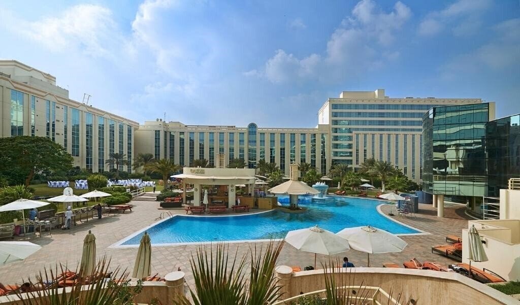 Obraz Millennium Airport Hotel Dubai 4*