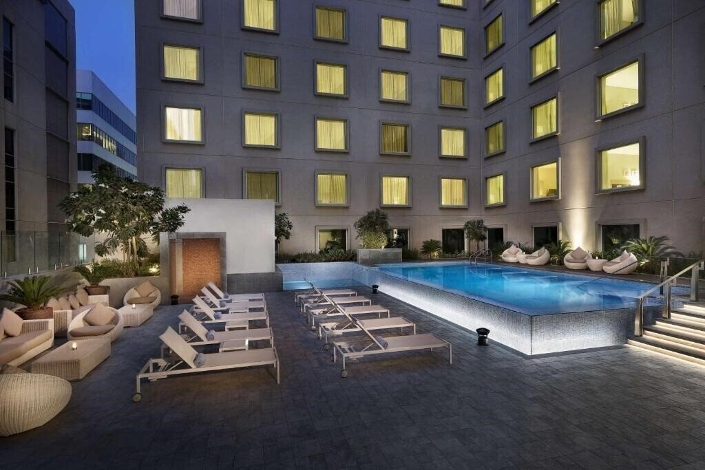 Изображение Hilton Garden Inn Dubai, Mall Avenue 4*