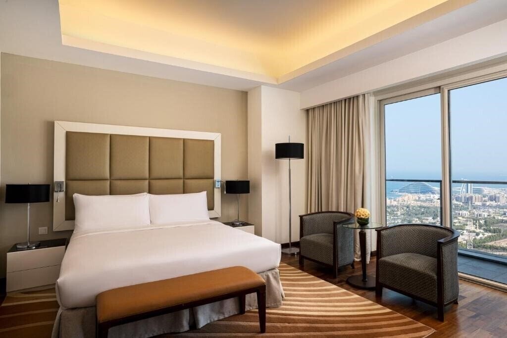 Фото La Suite Dubai Hotel & Apartments (ex. Fraser Suites Hotel Apartments) 4*