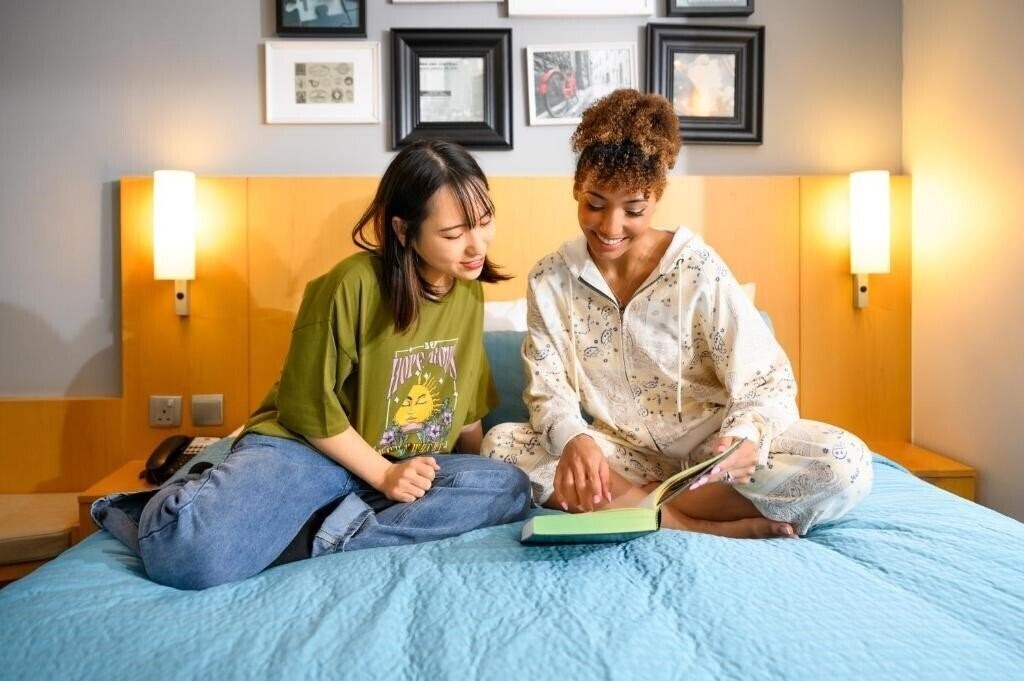 Hotel Ibis One Central 3*