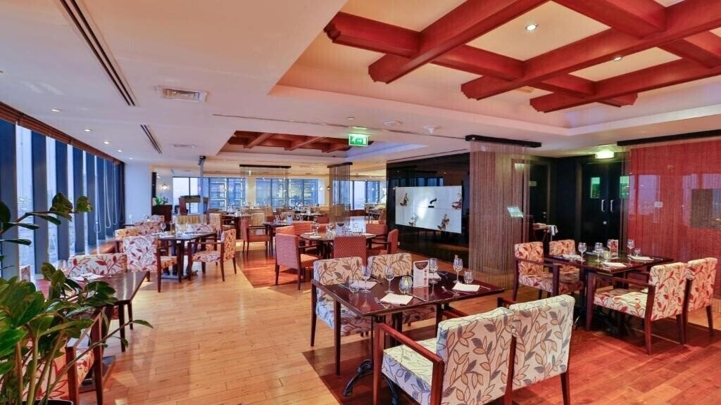 Изображение Park Regis Kris Kin 5*