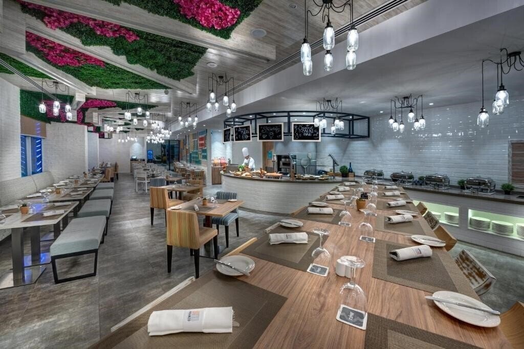 Obraz Time Oak Hotel & Suites 4*