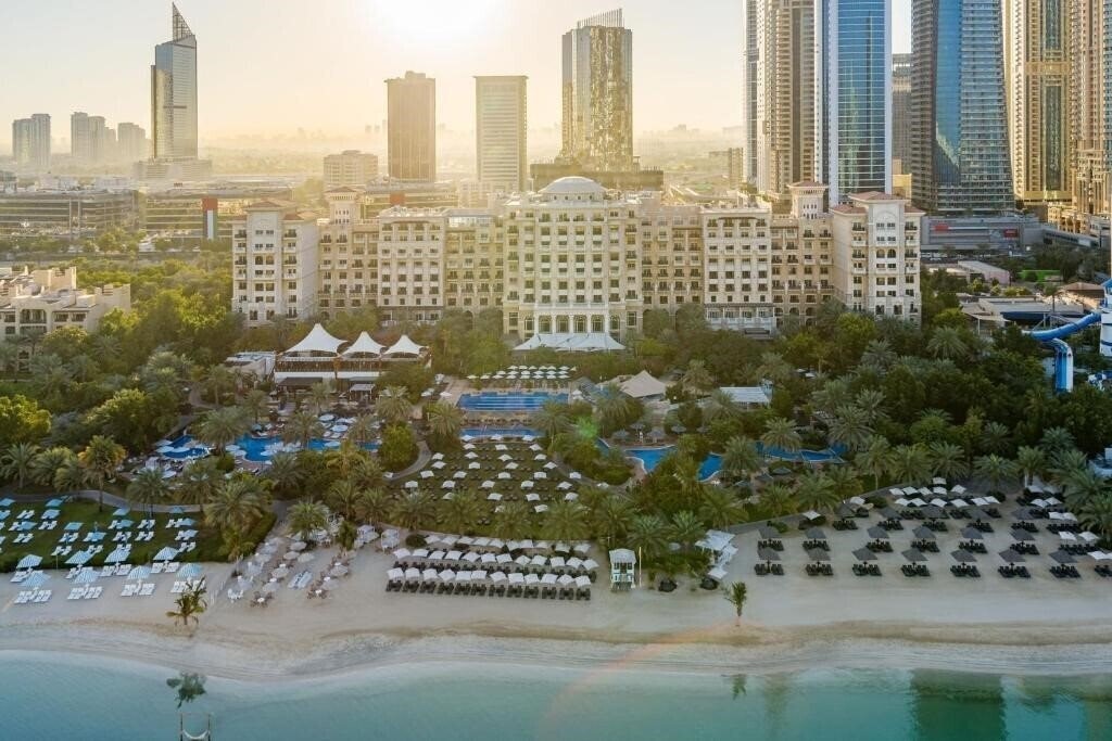 Готель The Westin Dubai Mina Seyahi Beach Resort & Marina 5*