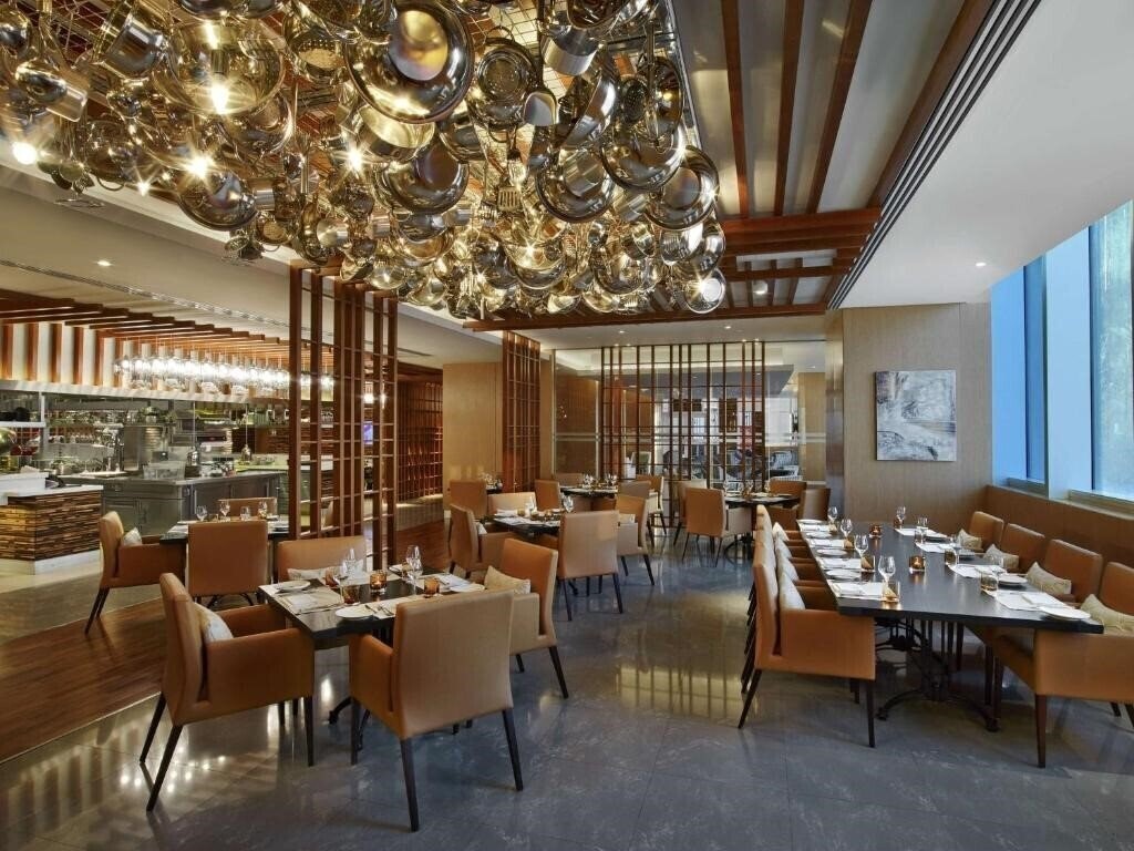 Зображення V Hotel Dubai, Curio Collection By Hilton 5*