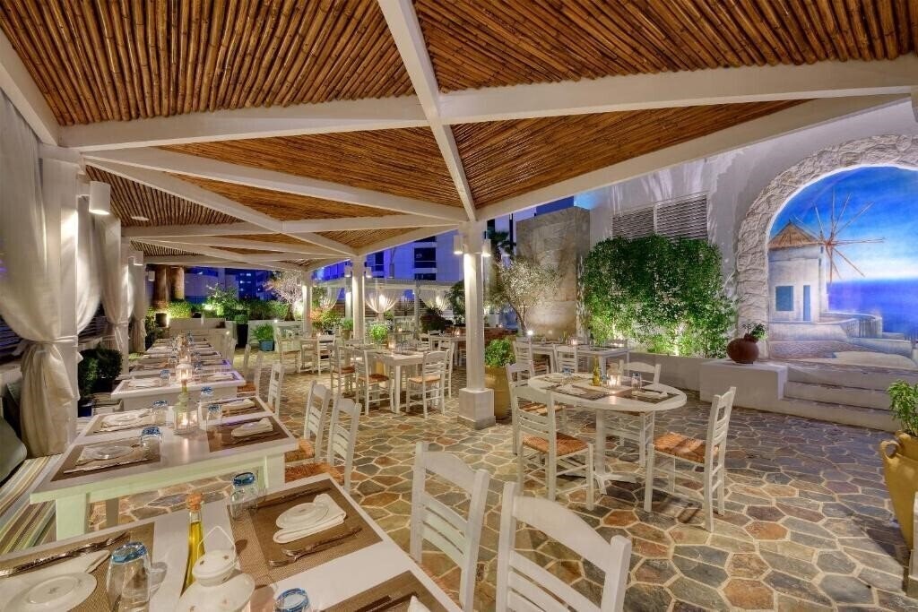 Изображение Majestic City Retreat Dubai 4*