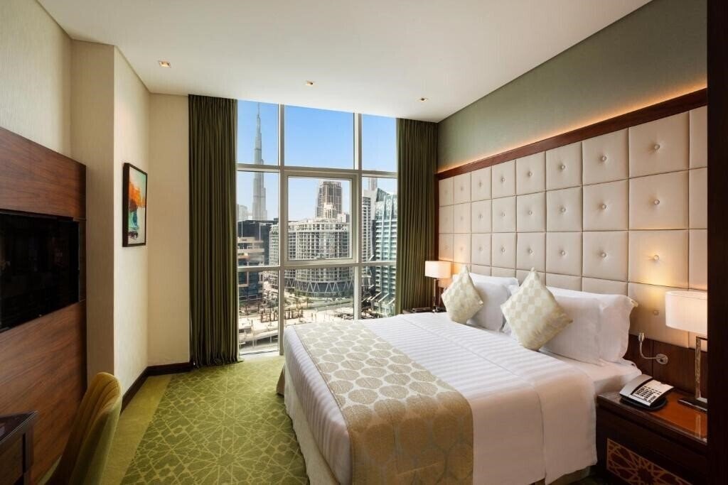 Hotel Royal Continental Suites 5*