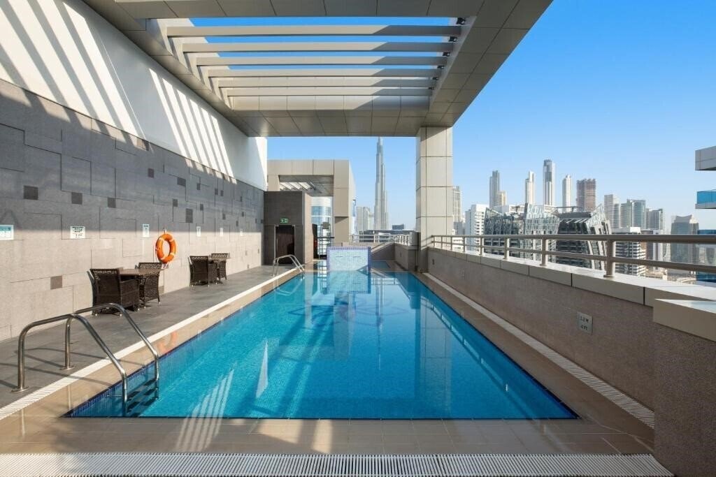 Zdjęcia Royal Continental Suites 5*