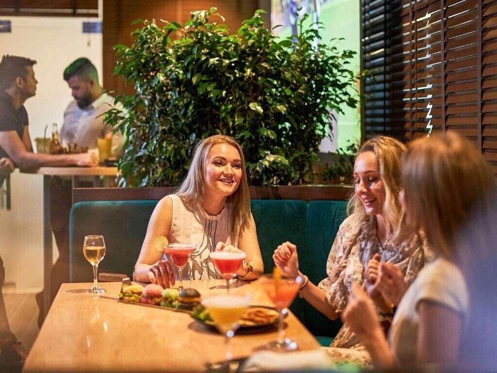 Фото Mercure Suites Dubai Barsha Heights 3*